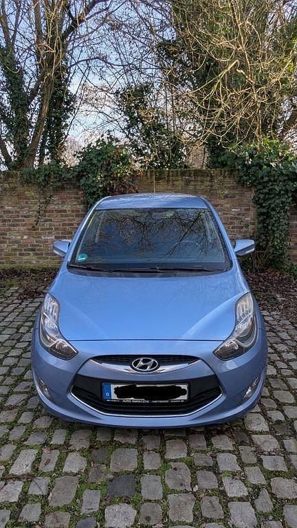 Gebraucht Hyundai ix20 116 PS (85 kW) 2012 Blau Kleinwagen