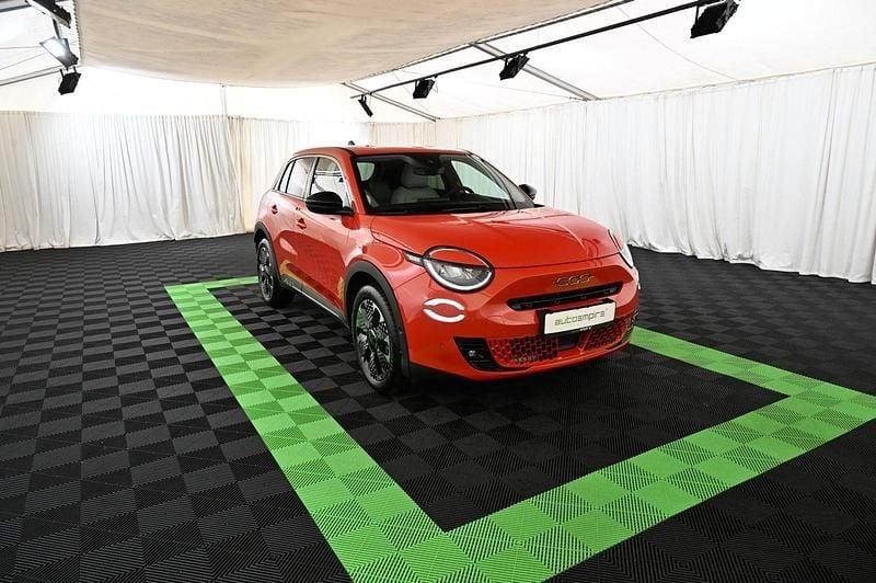 Gebraucht Fiat 600 La Prima 136 PS (100 kW) 2024 Orange SUV