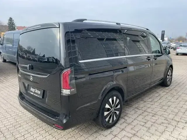 Gebraucht Mercedes V300 Avantgarde 237 PS (174 kW) 2024 Schwarz Van / Kleinbus