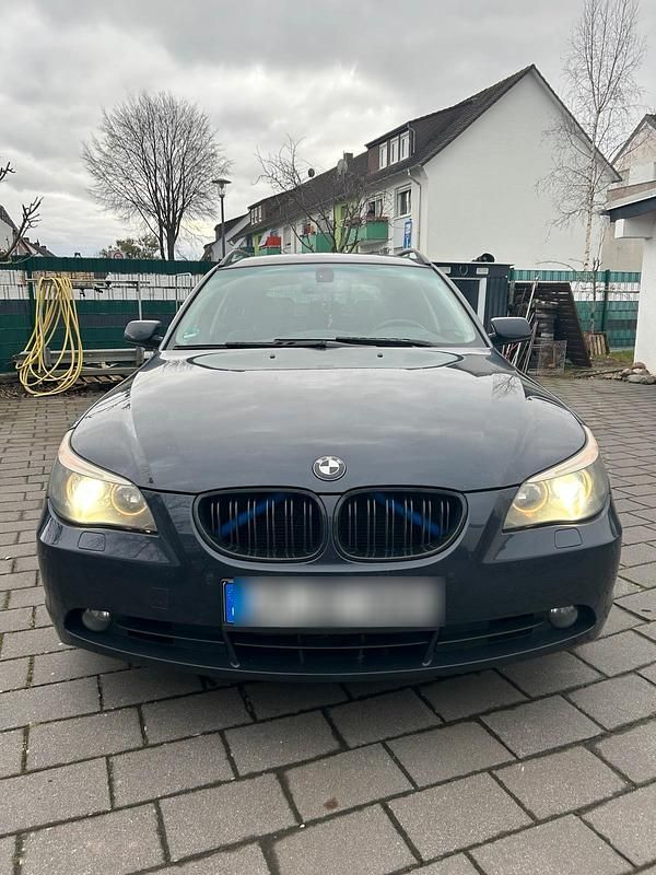 Blau Gebraucht 2006 BMW 520 Kombi | 3.550 € (Fairer Preis) - Bild 1/4