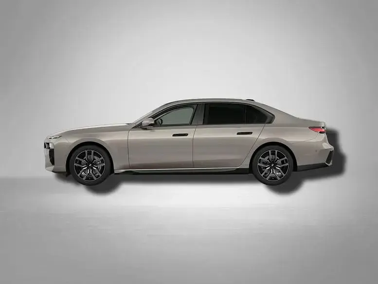 Gebraucht BMW 740 M Sport 286 PS (210 kW) 2025 Oxidgrau metallic Limousine