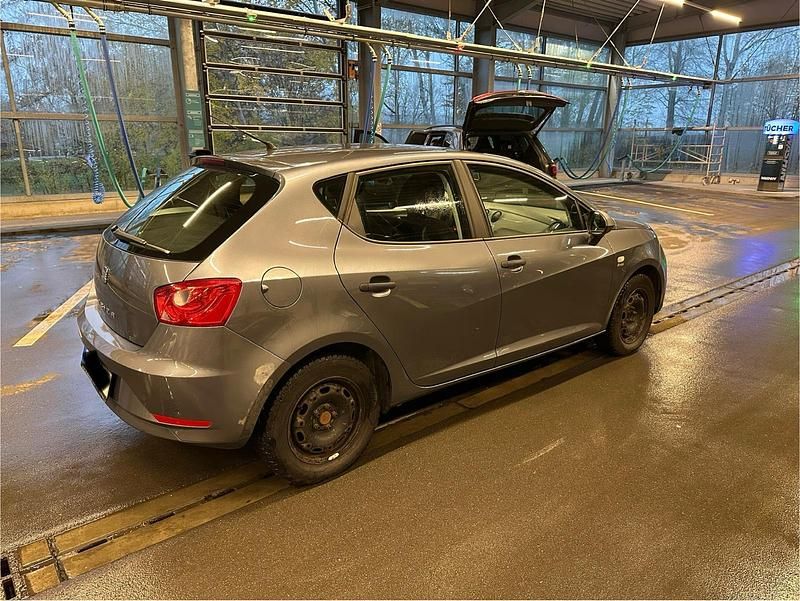 Gebraucht Seat Ibiza 69 PS (50 kW) 2012 Grau Kleinwagen