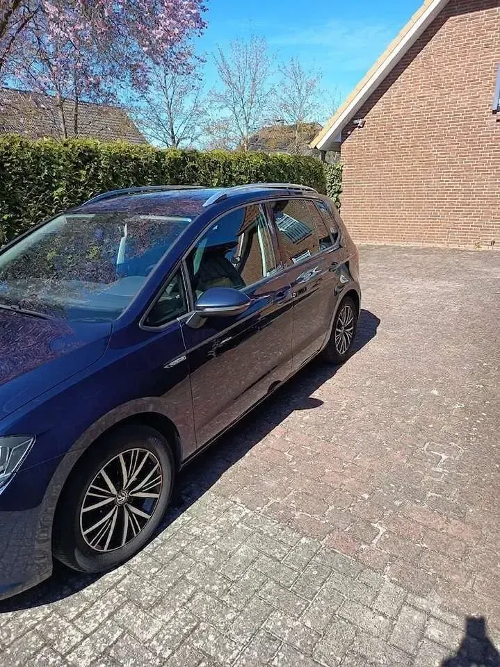 Gebraucht VW Golf Sportsvan Allstar 110 PS (80 kW) 2016 Blau Van / Kleinbus