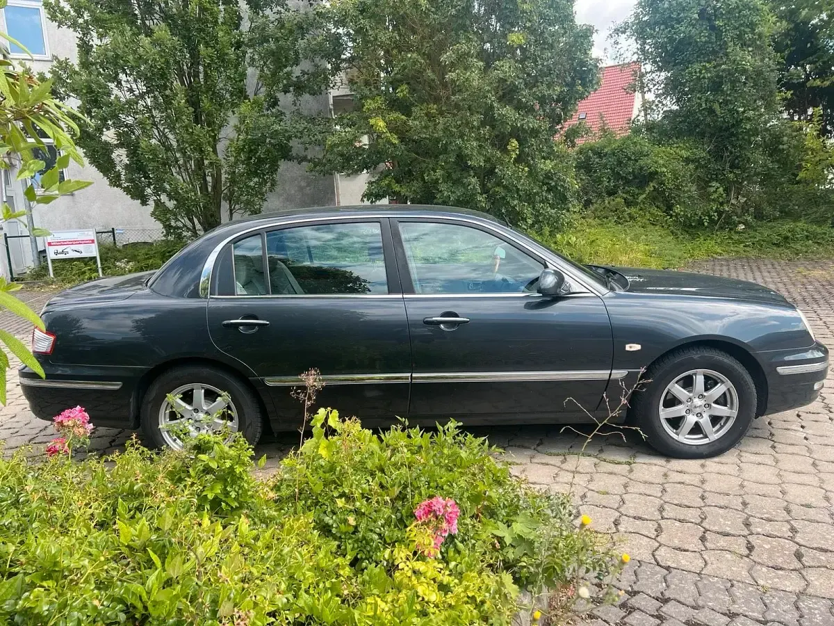 Gebraucht Kia Opirus 203 PS (149 kW) 2006 Schwarz Limousine