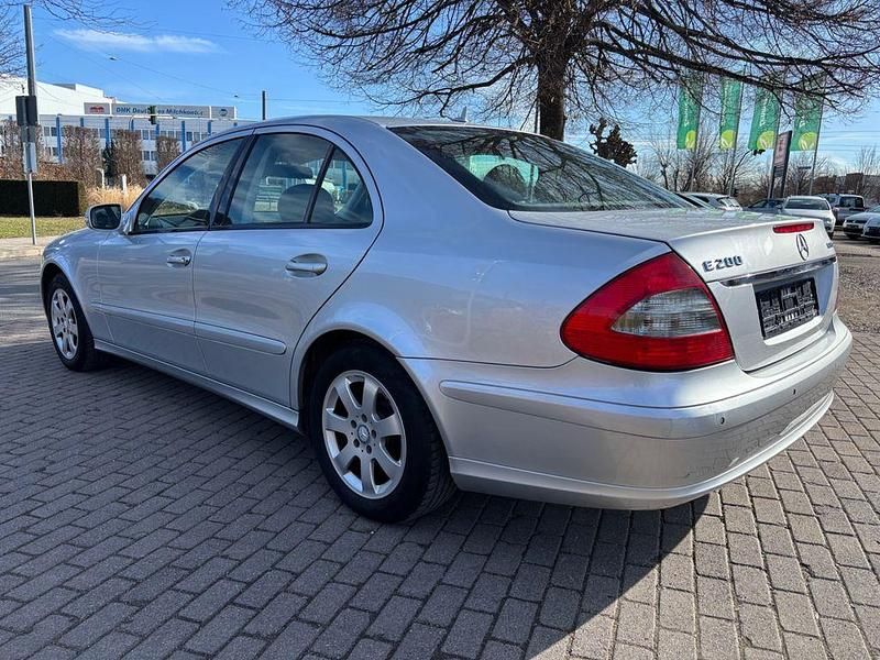 Gebraucht Mercedes E200 184 PS (135 kW) 2008 Grau Limousine