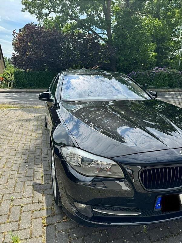 Schwarz Gebraucht 2013 BMW 525 Limousine | 11.699 € (Fairer Preis) - Bild 1/4