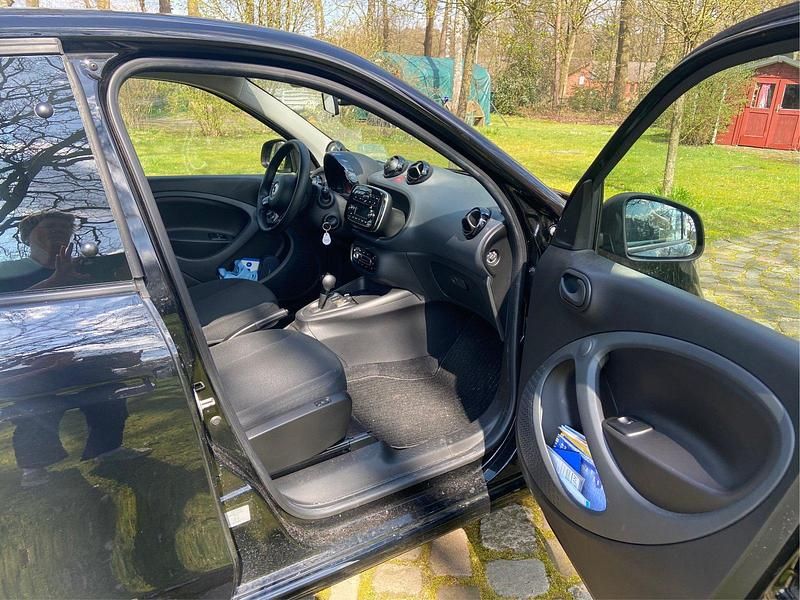Gebraucht Smart ForFour Electric Drive 60 kW (82 PS) 2021 Schwarz Kleinwagen