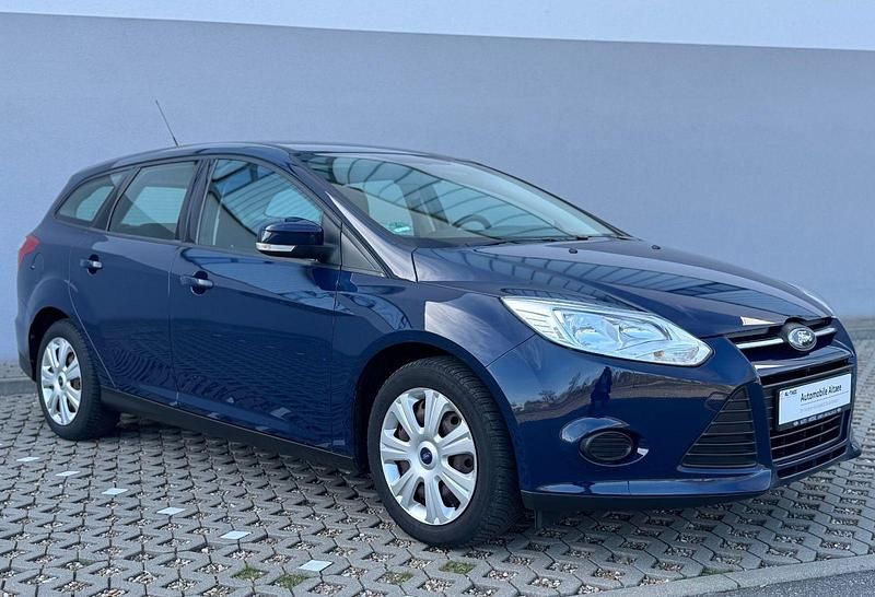 Usata Ford Focus 101 CV (74 kW) 2014 Blu Station wagon