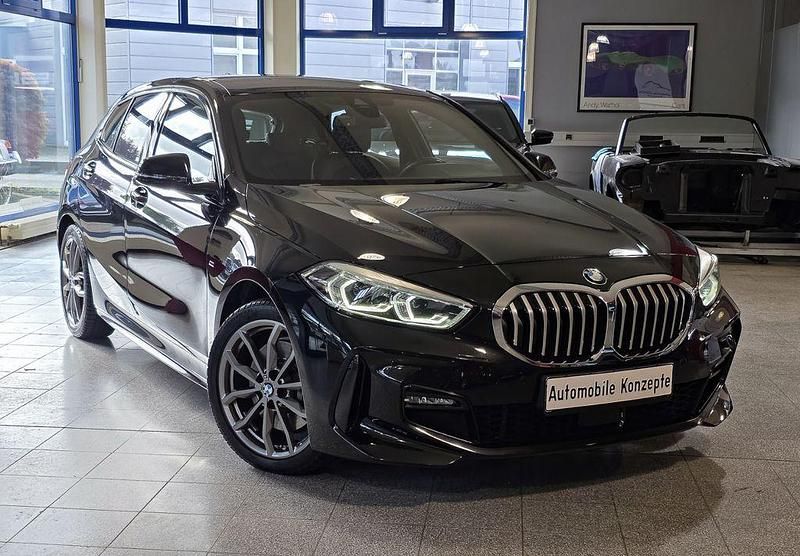 Schwarz Gebraucht 2023 BMW 120 M Sport Kleinwagen | 28.800 € (Fairer Preis) - Bild 1/4