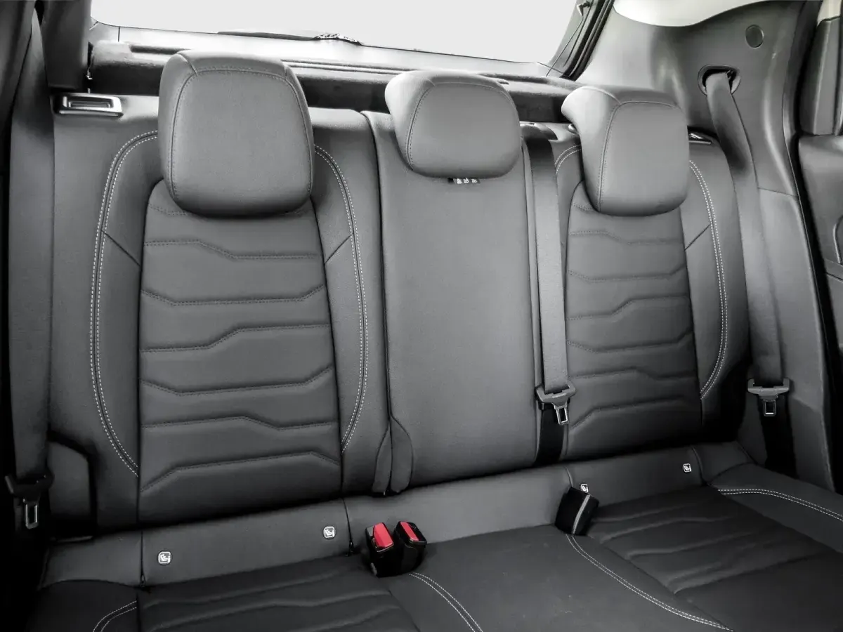 Occasion Jeep Avenger Summit 101 ch (74 kW) 2024 Gris SUV