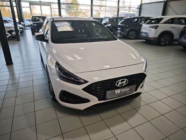 Gebraucht Hyundai i30 Advantage 101 PS (74 kW) 2024 Weiss Limousine