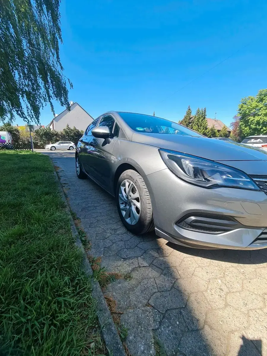 Gebraucht Opel Astra 145 PS (106 kW) 2019 Limousine