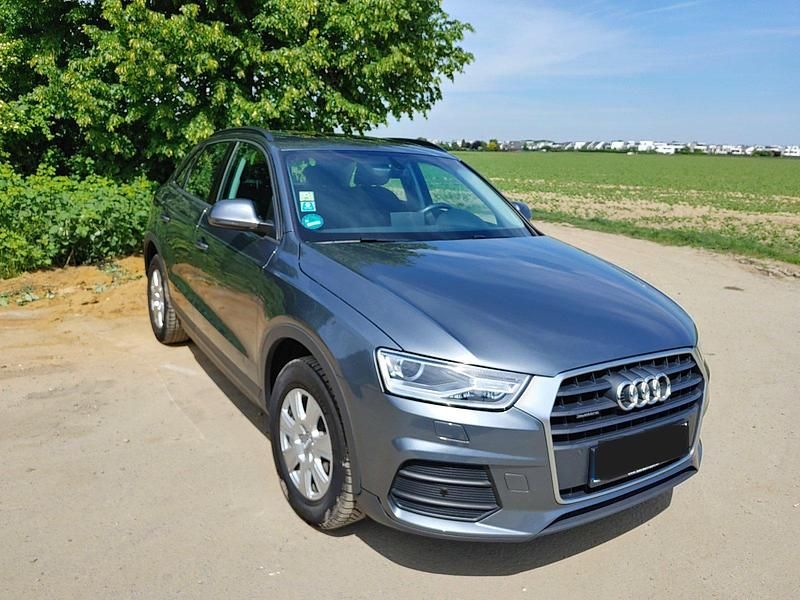 Grau Gebraucht 2018 Audi Q3 SUV | 21.150 € (Superpreis) - Bild 1/4