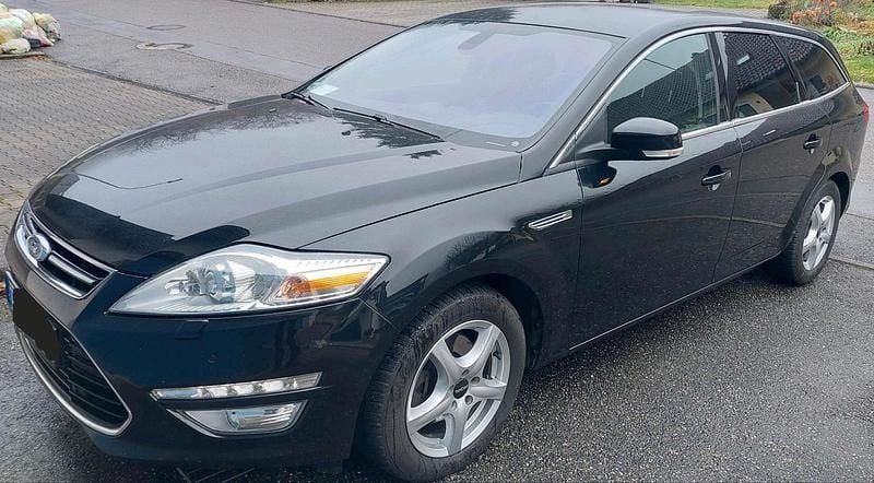 Gebraucht Ford Mondeo 163 PS (119 kW) 2013 Schwarz Kombi