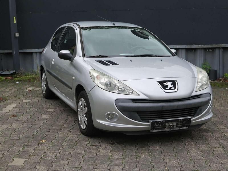 Gebraucht Peugeot 206+ 73 PS (53 kW) 2009 Silber Kleinwagen