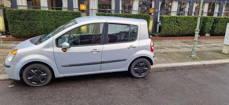 Grün Gebraucht 2006 Renault Modus Van / Kleinbus | 1.999 € (Guter Preis) - Bild 1/4