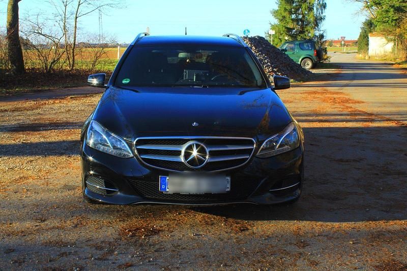 Gebraucht Mercedes E220 170 PS (125 kW) 2016 Schwarz Limousine
