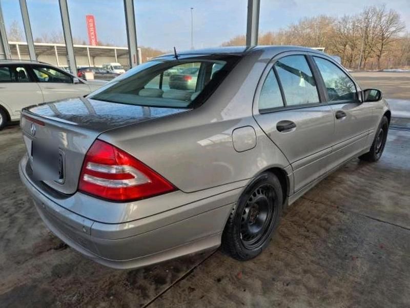 Gebraucht Mercedes C180 143 PS (105 kW) 2006 Grau Limousine