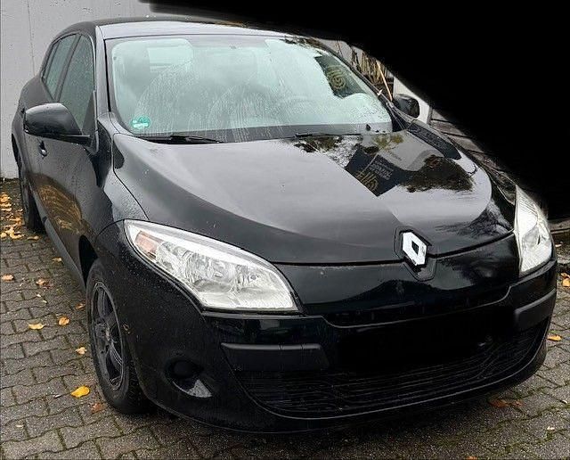 Gebraucht 2010 Renault Mégane III Limousine | 2.400 € (Guter Preis) - Bild 1/4