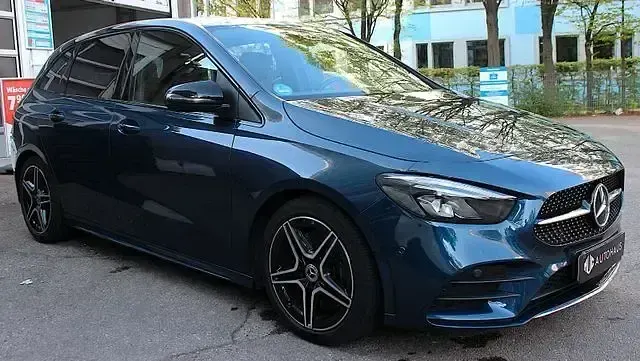 Gebraucht Mercedes B250 AMG line 224 PS (164 kW) 2020 Blau Van / Kleinbus