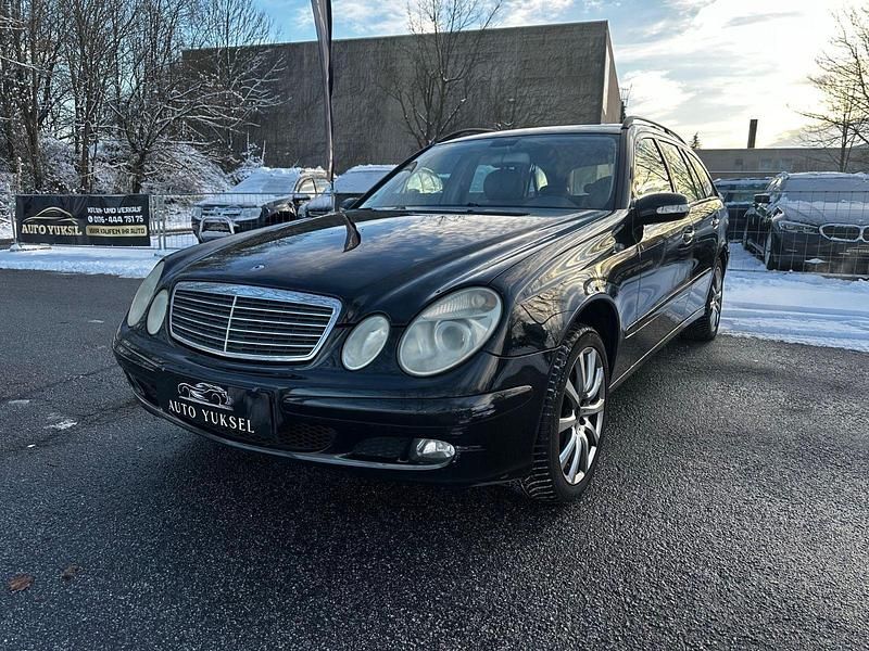 Second-hand Mercedes E220 150 CP (110 kW) 2005 Negru Break
