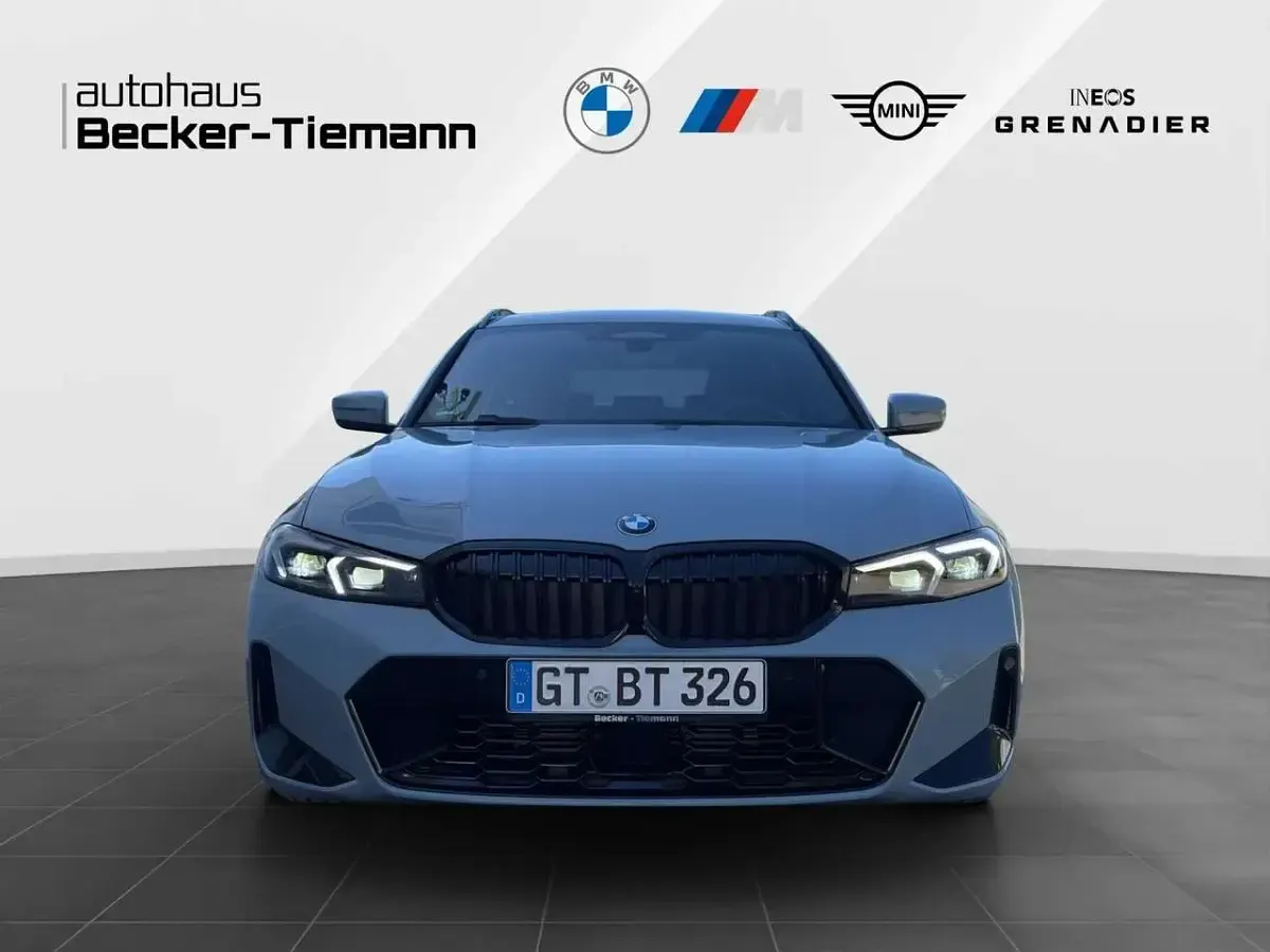 Gebraucht BMW 320 Exclusive 190 PS (139 kW) 2025 Grau Kombi