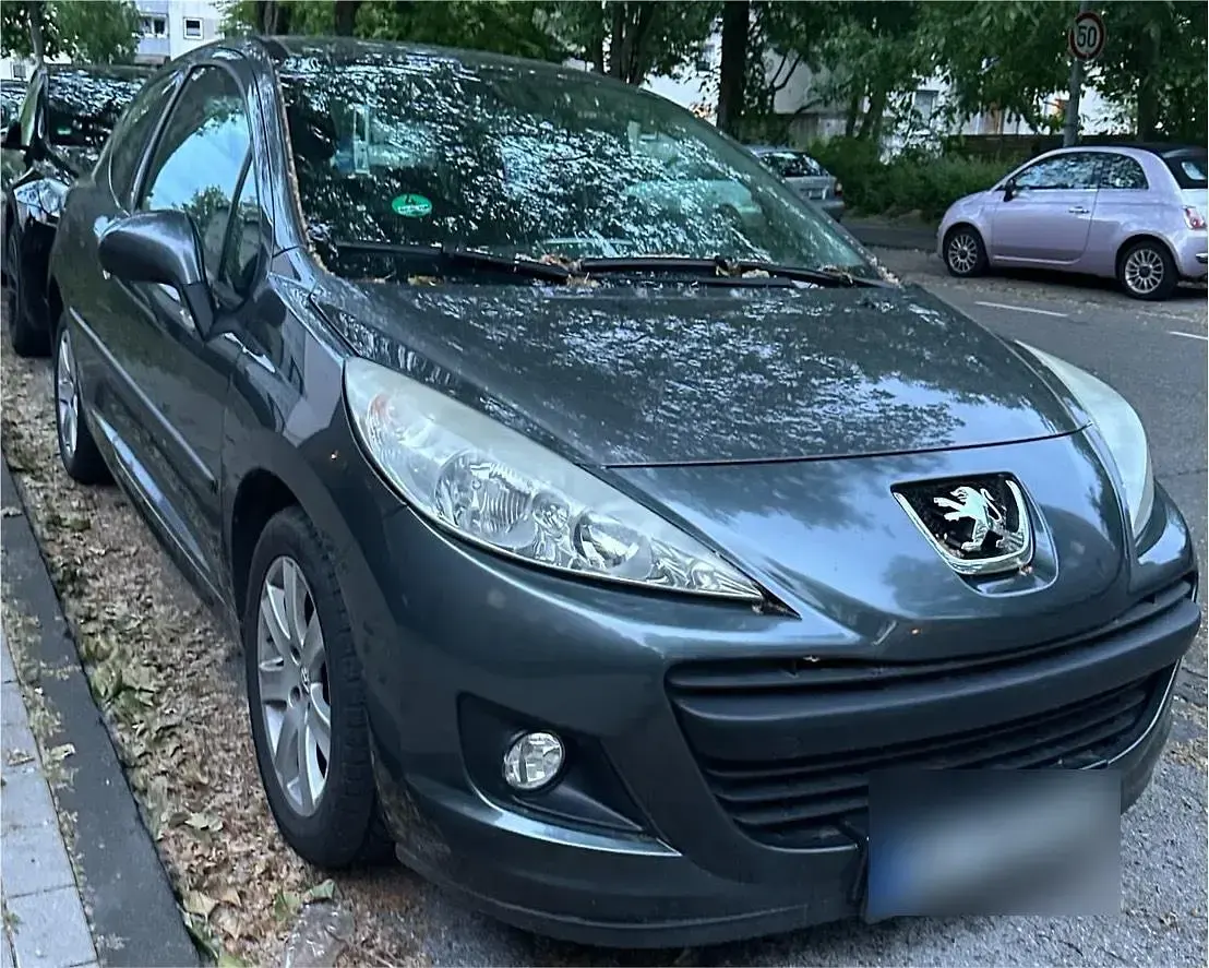 Gebraucht Peugeot 207 73 PS (53 kW) 2010 Grau Kleinwagen
