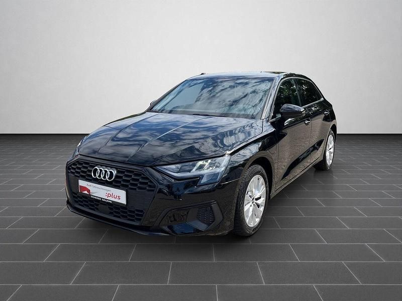 Brillantschwarz Gebraucht 2021 Audi A3 Sportback e-tron Advanced Limousine | 22.900 € (Fairer Preis) - Bild 1/4