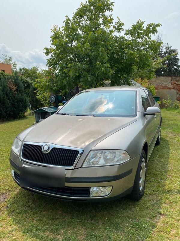Silber Gebraucht 2007 Skoda Octavia Limousine | 2.100 € - Bild 1/4