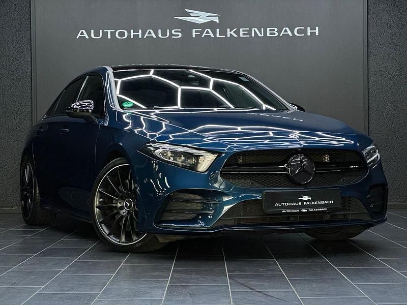 Blau Gebraucht 2020 Mercedes A35 AMG AMG Limousine | 31.299 € (Guter Preis) - Bild 1/4