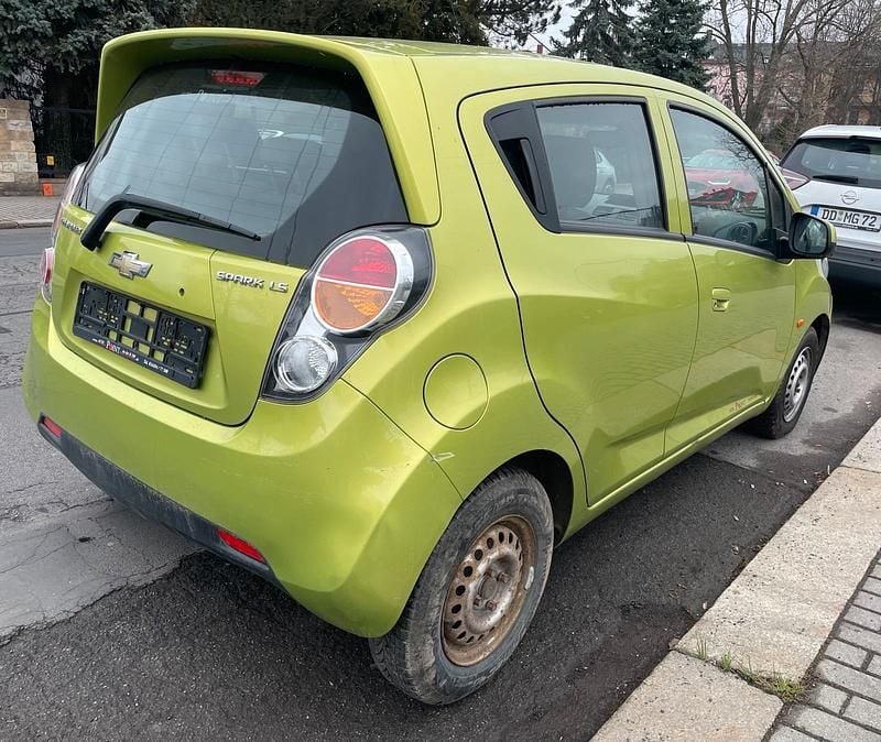 Gebraucht Chevrolet Spark 68 PS (50 kW) 2010 Grün Kleinwagen