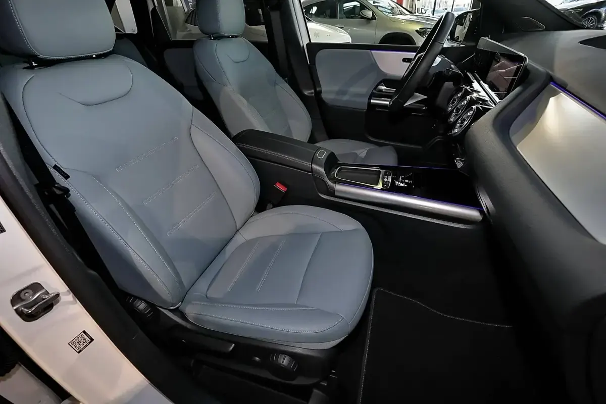 Gebraucht Mercedes B200 Night 163 PS (119 kW) 2024 Unilack polarweiß Kleinwagen