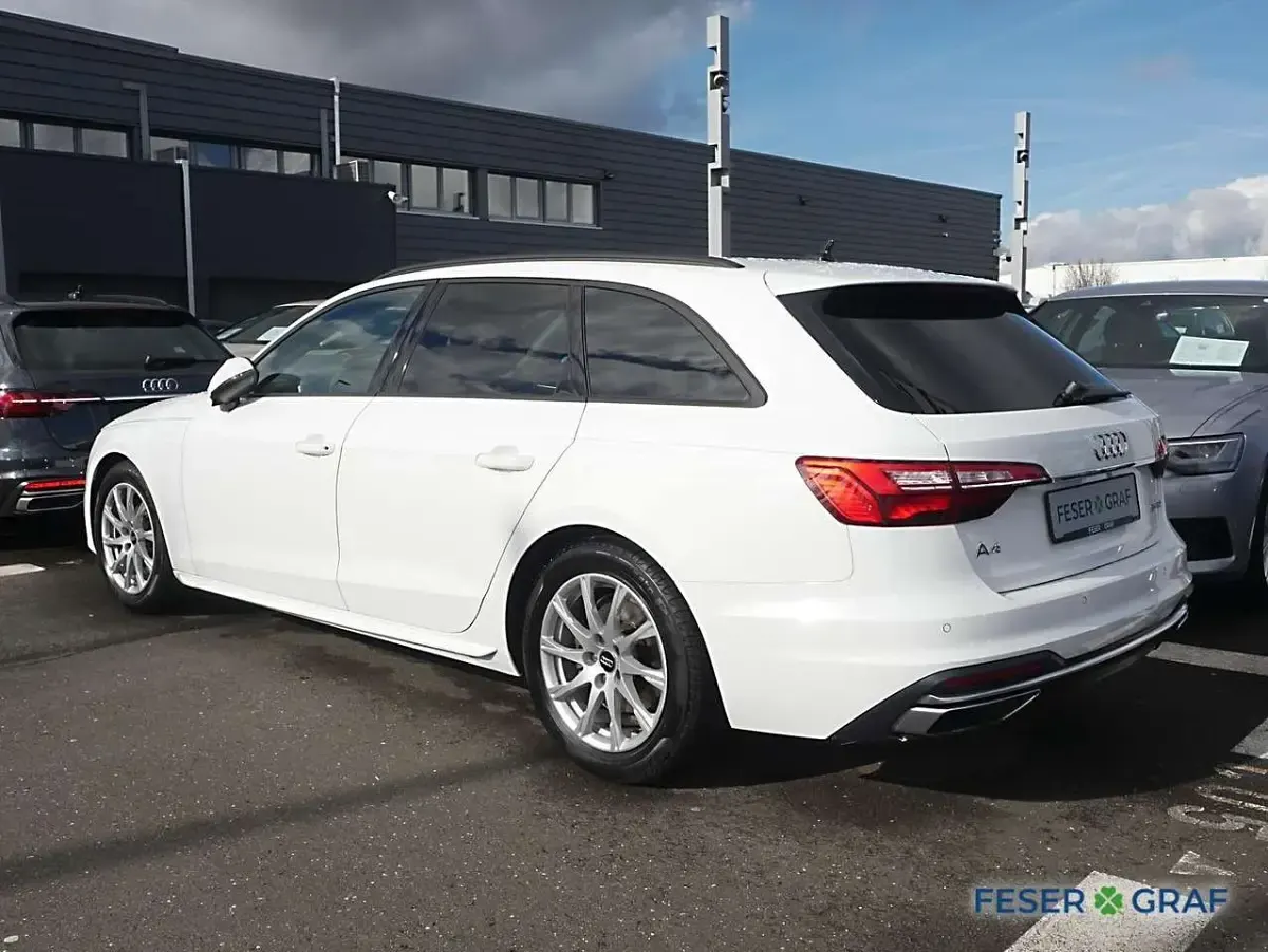Second-hand Audi A4 Advanced 163 CP (119 kW) 2023 Alb Break