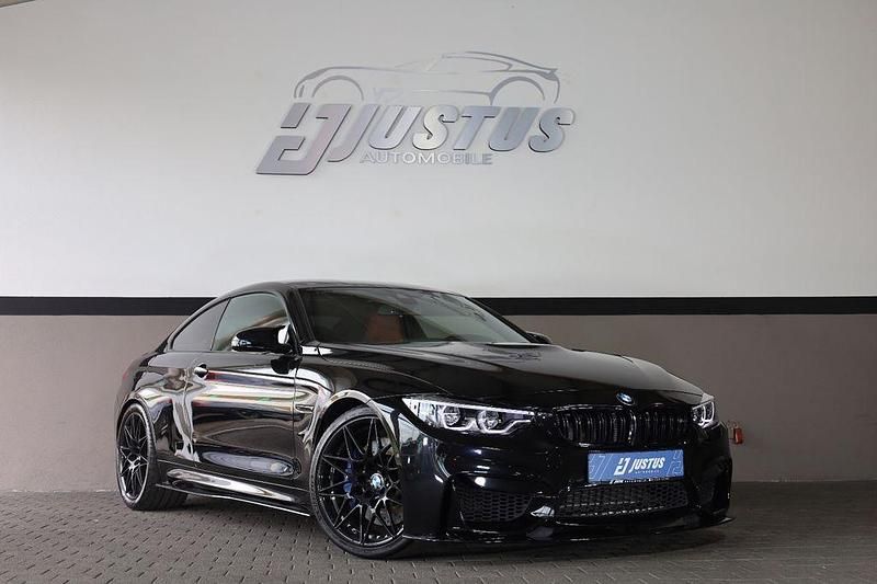 Black sapphire metallic (475) Gebraucht 2017 BMW M4 Competition Edition Coupé | 48.900 € - Bild 1/4