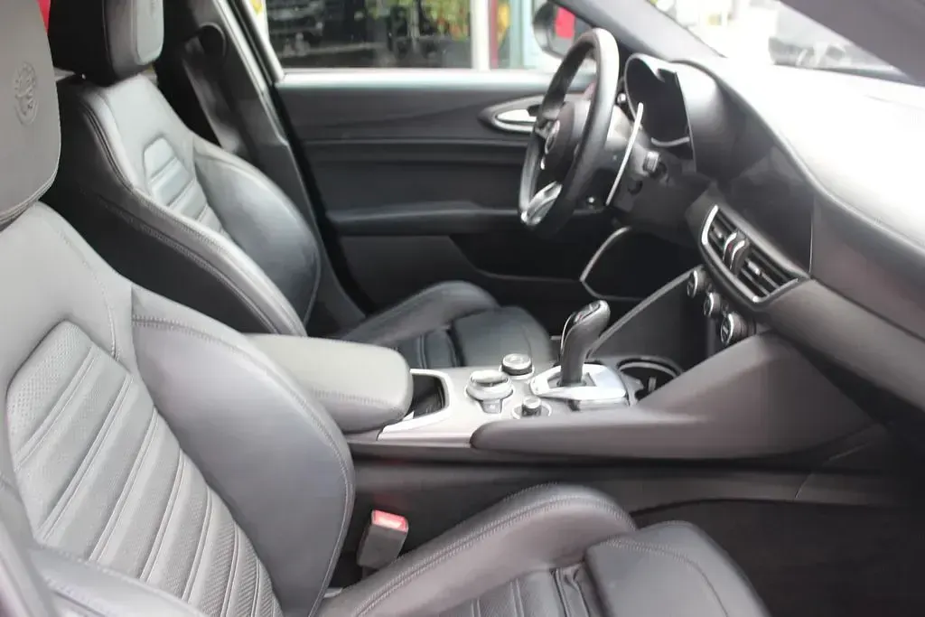 Gebraucht Alfa Romeo Giulia Premium 280 PS (205 kW) 2022 Schwarz Limousine