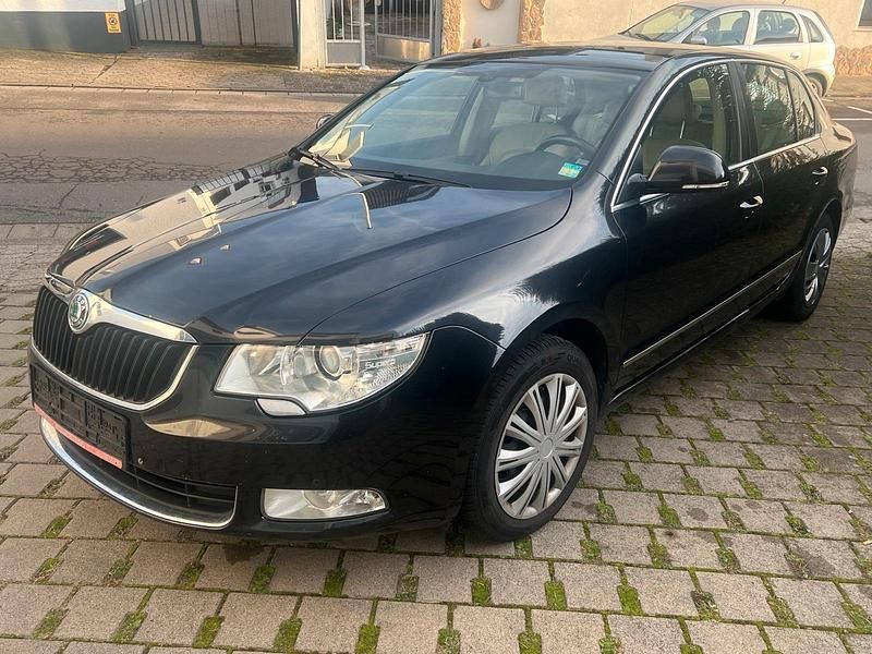 Schwarz Gebraucht 2012 Skoda Superb Limousine | 4.600 € (Guter Preis) - Bild 1/4