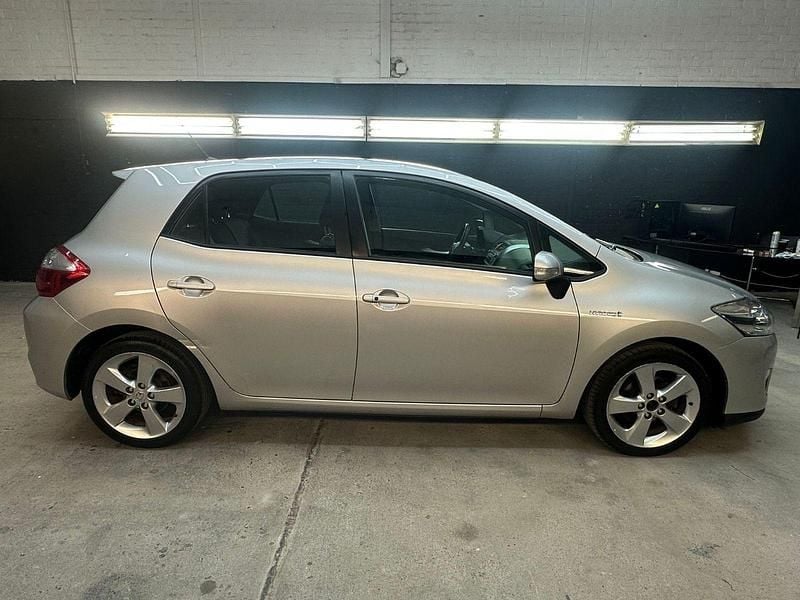 Gebraucht Toyota Auris Hybrid Executive 99 PS (72 kW) 2011 Silber Kleinwagen