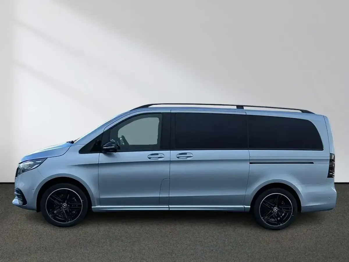 Gebraucht Mercedes V300 Avantgarde 237 PS (174 kW) 2026 Grau Van / Kleinbus