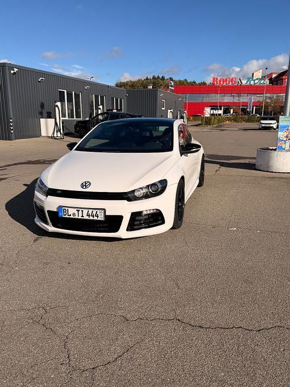 Gebraucht VW Scirocco R 265 PS (194 kW) 2011 Weiß Coupé