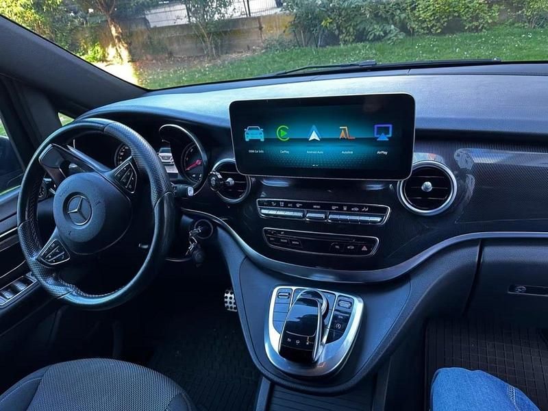 Blau Gebraucht 2015 Mercedes V250 Van / Kleinbus | 27.000 € (Fairer Preis) - Bild 1/4