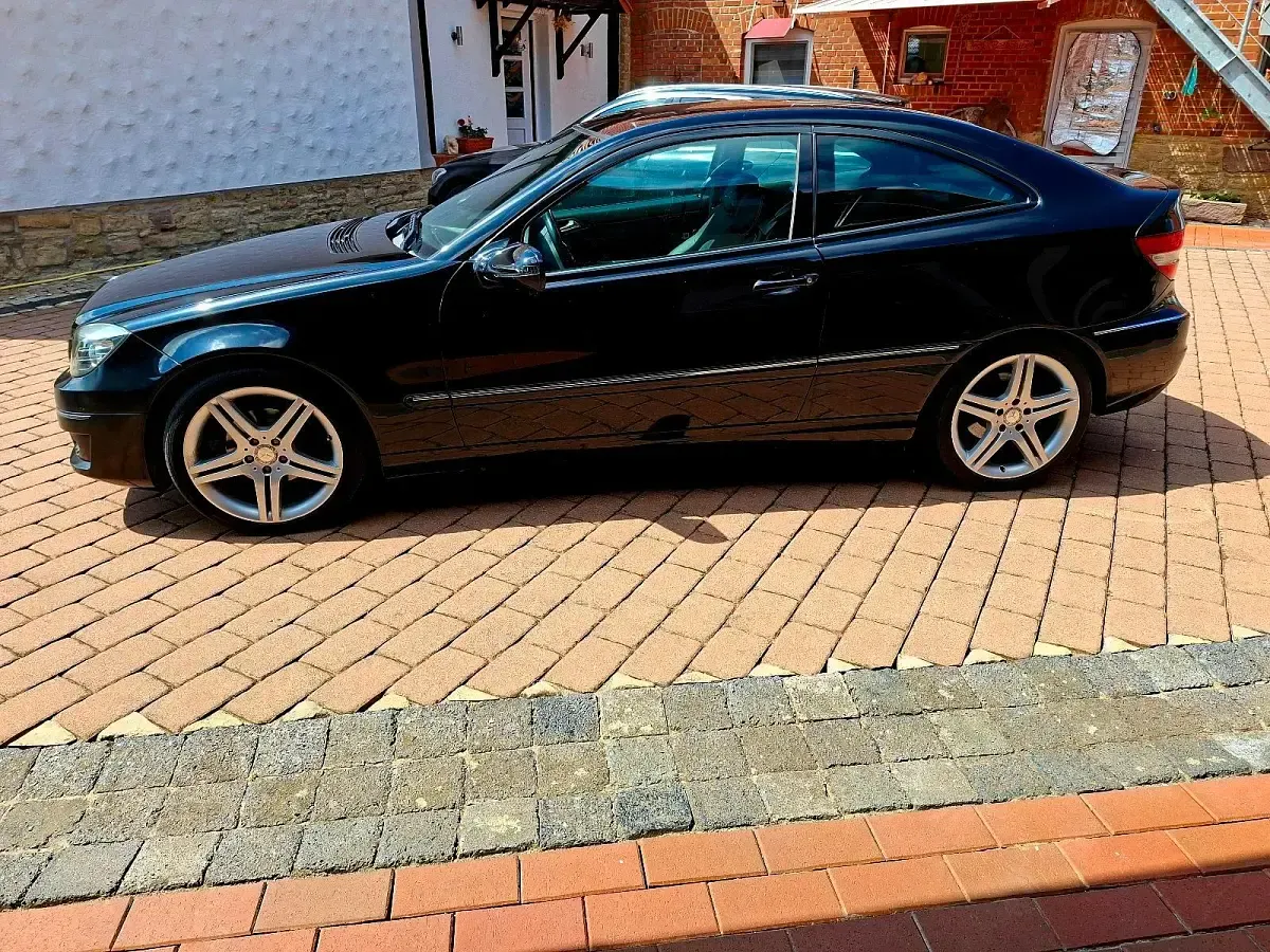 Gebraucht Mercedes CLC200 122 PS (89 kW) 2010 Schwarz Coupé