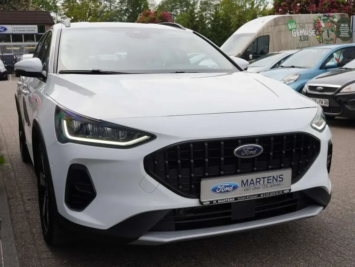Gebraucht Ford Focus Active 125 PS (91 kW) 2024 Frostweiß Kleinwagen