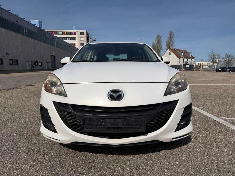 Gebraucht Mazda 3 Exclusive-Line 109 PS (80 kW) 2010 Weiß Limousine