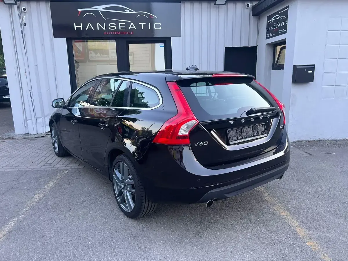 Gebraucht Volvo V60 Summum 215 PS (158 kW) 2012 Schwarz Kombi