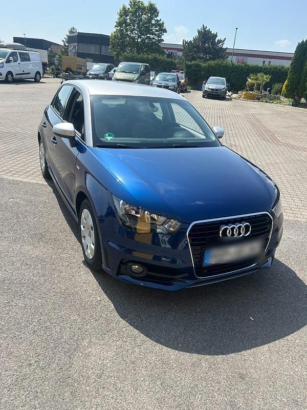Blau Gebraucht 2014 Audi A1 Sportback Kleinwagen | 14.600 € (Etwas zu teuer) - Bild 1/4