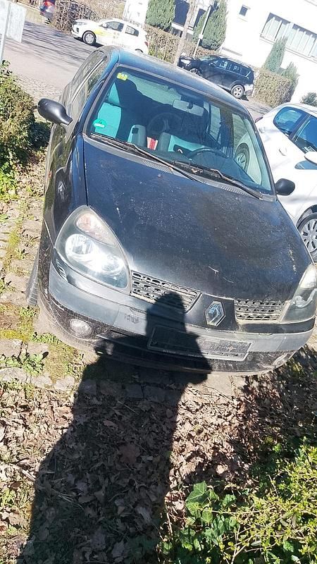 Gebraucht Renault Clio II 75 PS (55 kW) 2002 Schwarz Kleinwagen