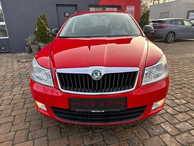 Gebraucht Skoda Octavia 80 PS (58 kW) 2011 Rot Kombi