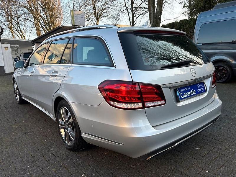 Gebraucht Mercedes E200 Avantgarde 136 PS (100 kW) 2015 Silber Limousine