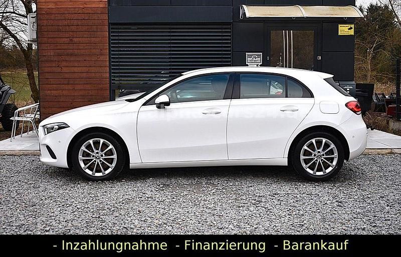 Gebraucht Mercedes A250 160 PS (117 kW) 2021 Weiß Limousine