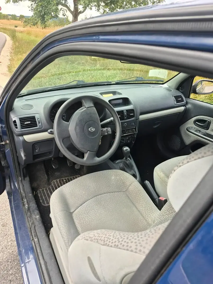 Gebraucht Renault Clio II 60 PS (44 kW) 2006 Blau Limousine